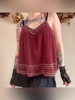 Boho Angie Burgundy Beaded V-Neck Cami Size M